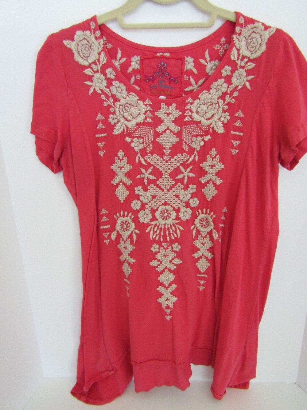 Johnny Was JW Los Angeles Red scoop Neck Floral Embroidered Top Size S